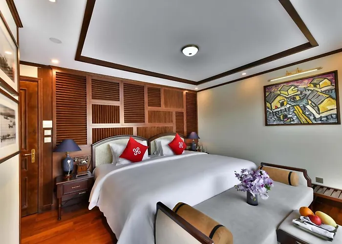 Heritage Cruises Binh Chuan Cat Ba Archipelago Hạ Long