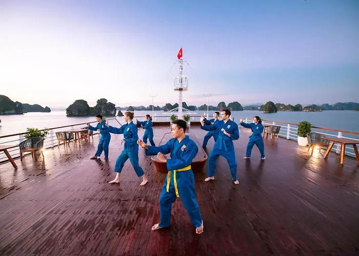 Heritage Cruises Binh Chuan Cat Ba Archipelago  5*