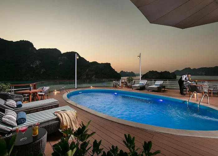  Heritage Cruises Binh Chuan Cat Ba Archipelago 5*