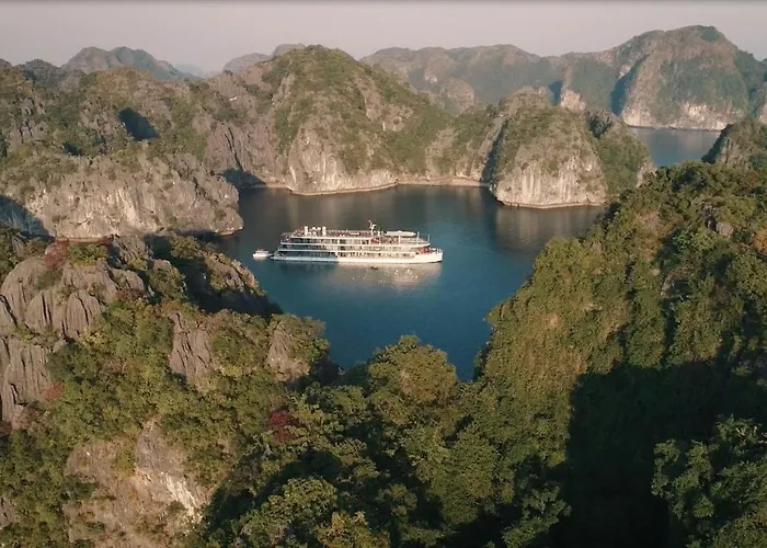 Heritage Cruises Binh Chuan Cat Ba Archipelago 