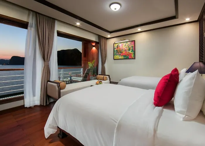 Heritage Cruises Binh Chuan Cat Ba Archipelago  5*