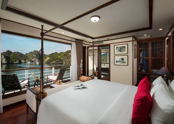 Heritage Cruises Binh Chuan Cat Ba Archipelago 5* Hạ Long