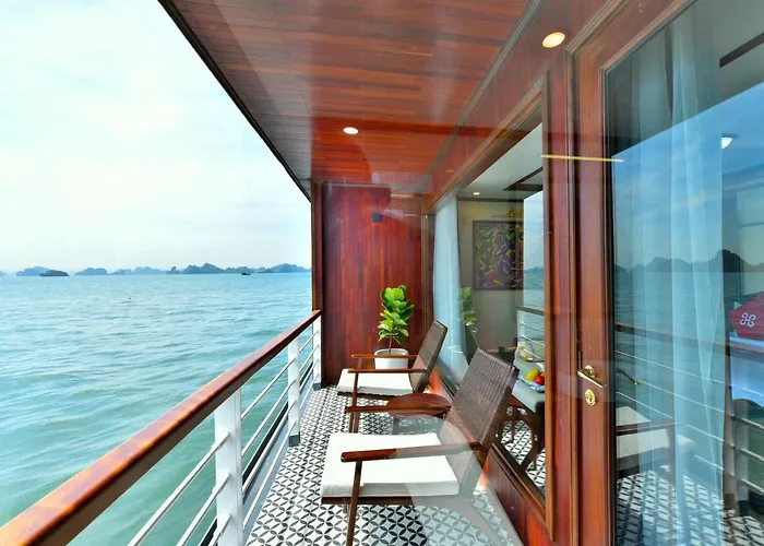  Heritage Cruises Binh Chuan Cat Ba Archipelago 5*