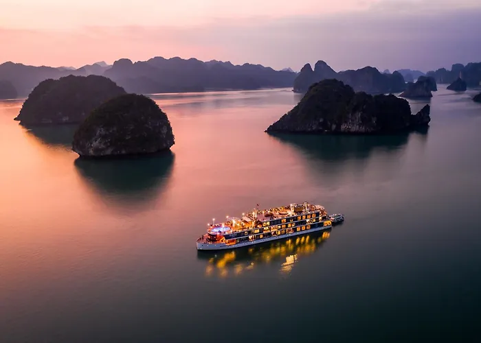  Heritage Cruises Binh Chuan Cat Ba Archipelago 5*