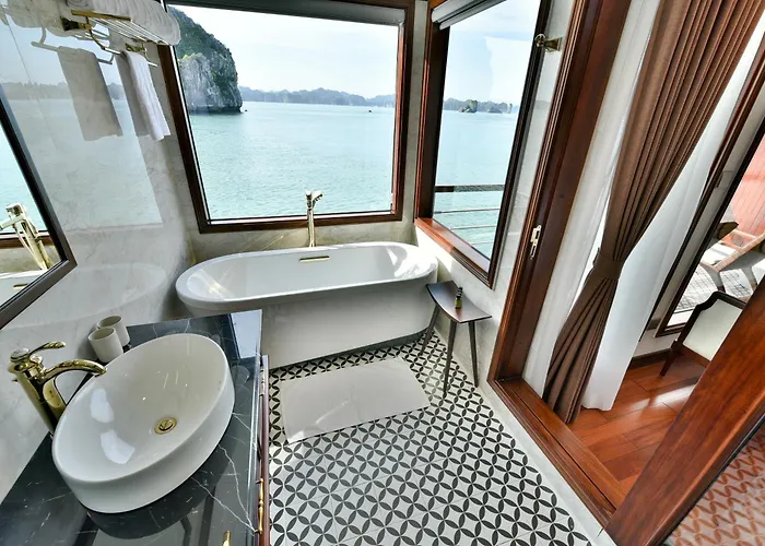 Heritage Cruises Binh Chuan Cat Ba Archipelago 5* Hạ Long