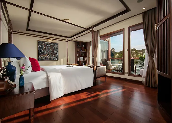 Heritage Cruises Binh Chuan Cat Ba Archipelago 5*