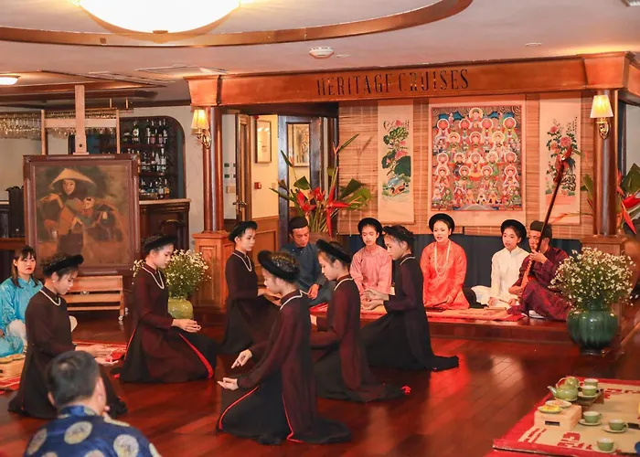 Heritage Cruises Binh Chuan Cat Ba Archipelago 5* Hạ Long
