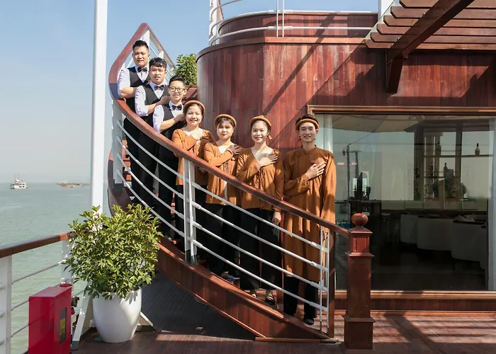 Heritage Cruises Binh Chuan Cat Ba Archipelago 5*